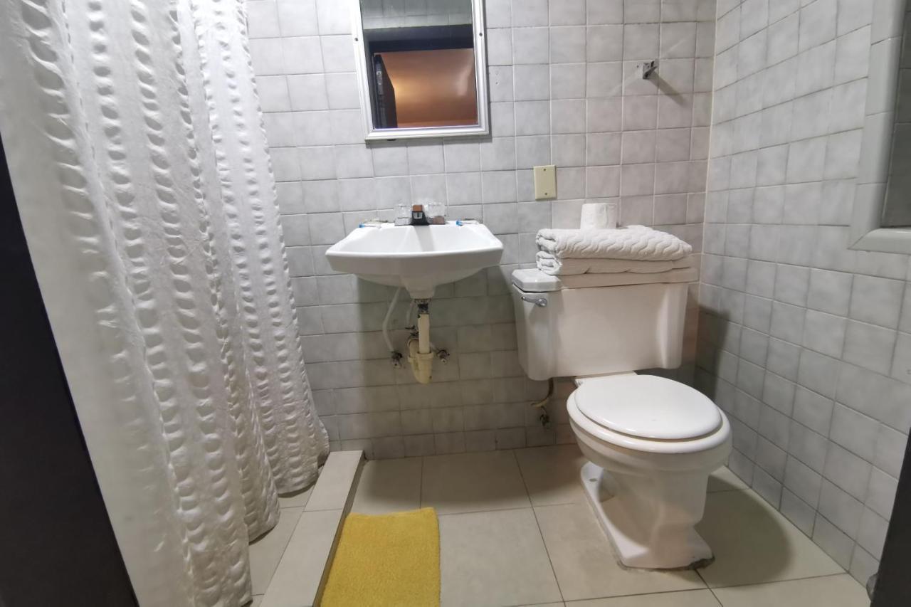 Capital O Hotel Plaza, Мехикали Екстериор снимка