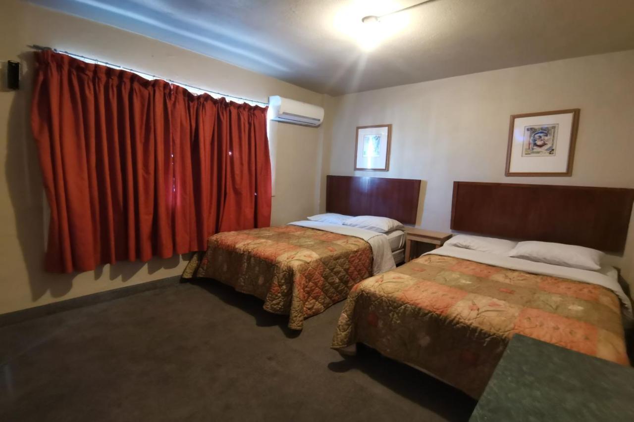 Capital O Hotel Plaza, Мехикали Екстериор снимка