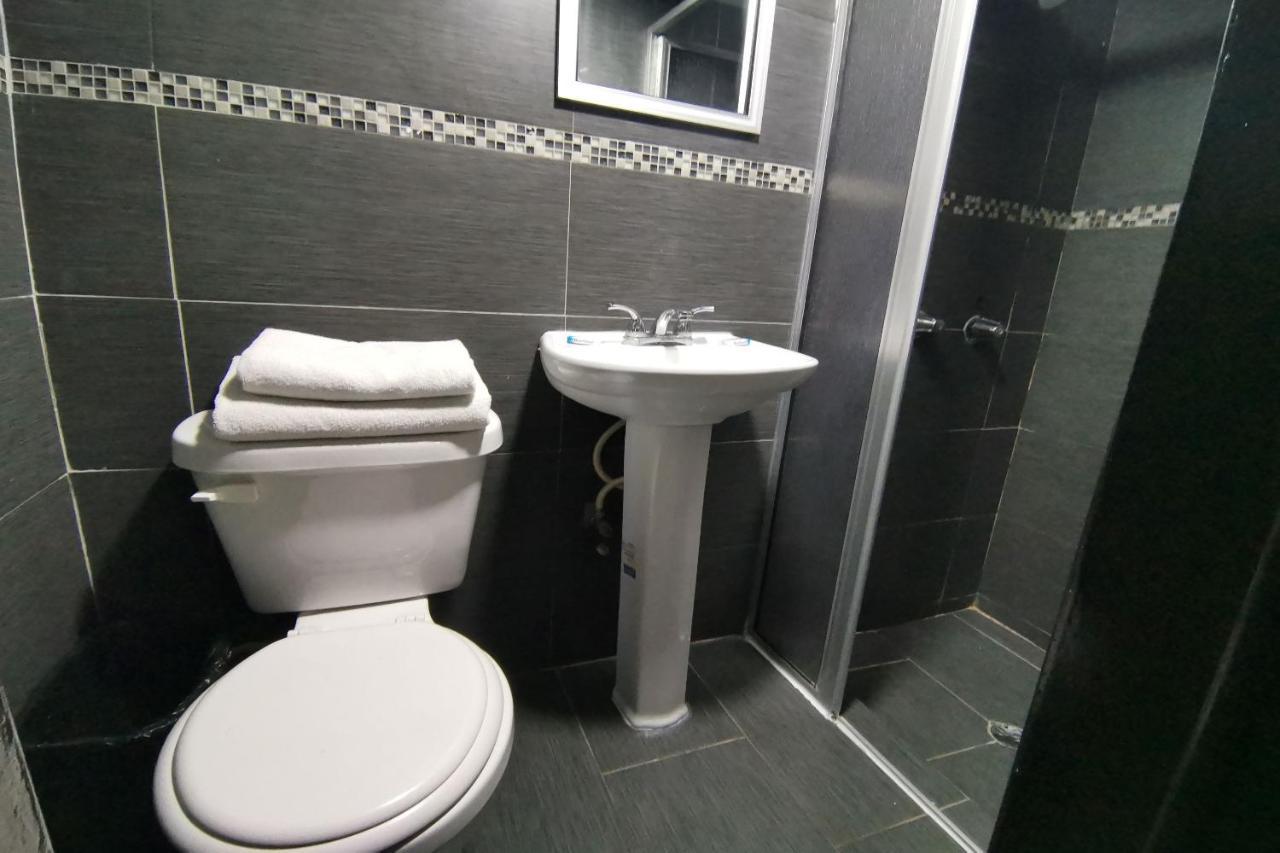 Capital O Hotel Plaza, Мехикали Екстериор снимка